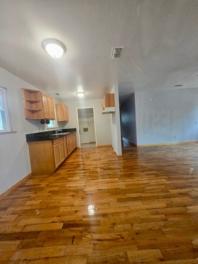 Foto del edificio - 434 Boomer Ferguson School Rd