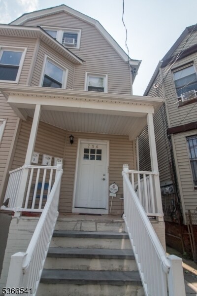 Foto principal - 756 S 17th St