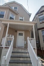 Building Photo - 756 S 17th St