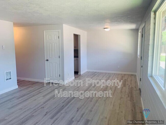 Foto del edificio - 3114 Iowa Ave