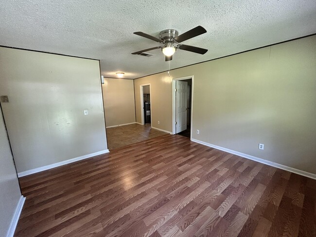 Building Photo - 1511 Texas Pkwy