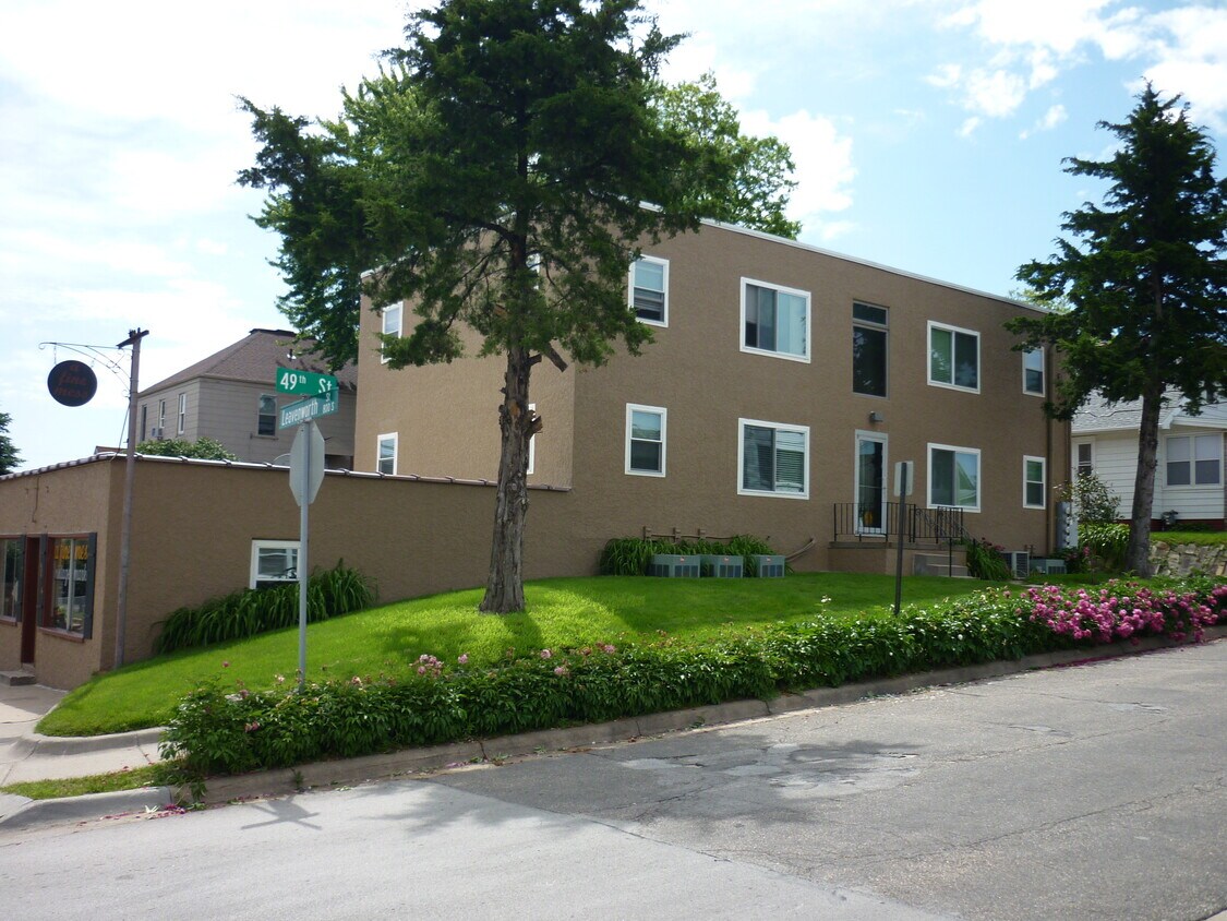 Foto principal - 801 S 49th St