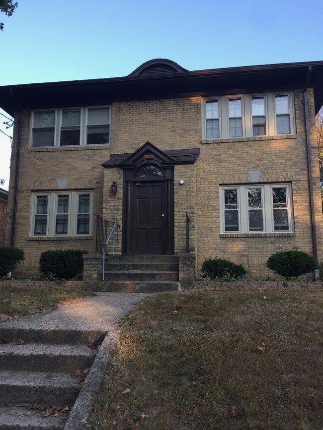 1494 Front St Unit 2, Cuyahoga Falls, OH 44221 Apartment for Rent in Cuyahoga Falls, OH