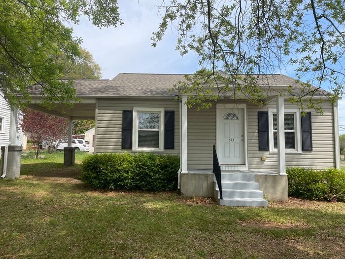 Primary Photo - Great bungalow within walking distance of ...