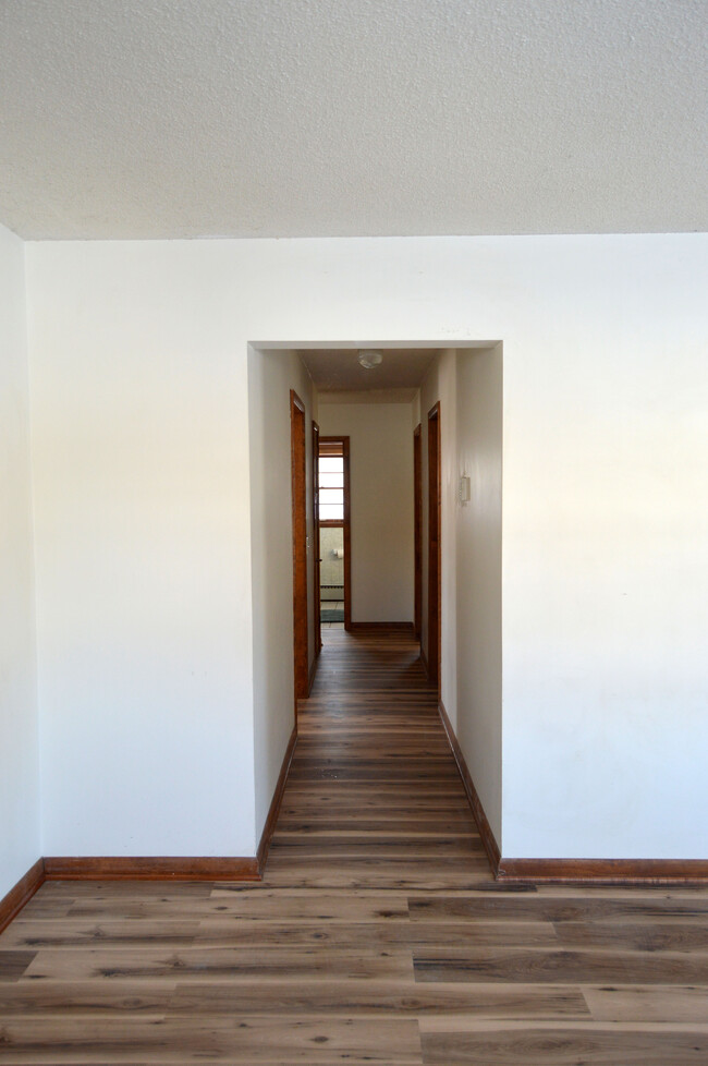 Looking from front door down hallway - 409 Beech St