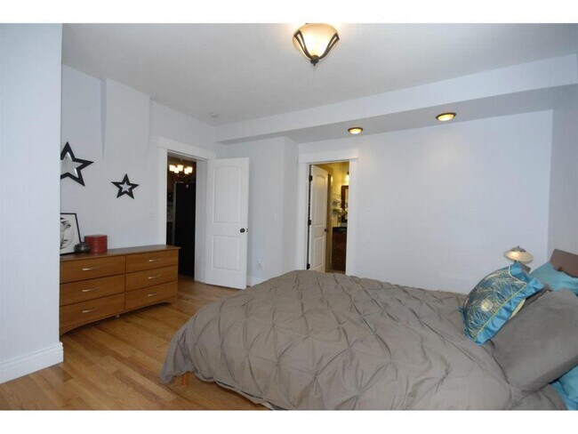 Foto del edificio - 3042 Franklin St
