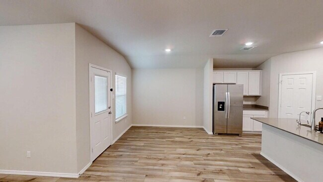 Building Photo - "Spacious 4-Bedroom Gem on Luella Drive – Your Perfect Killeen Retreat!"