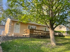 Building Photo - 1020 E Marion St