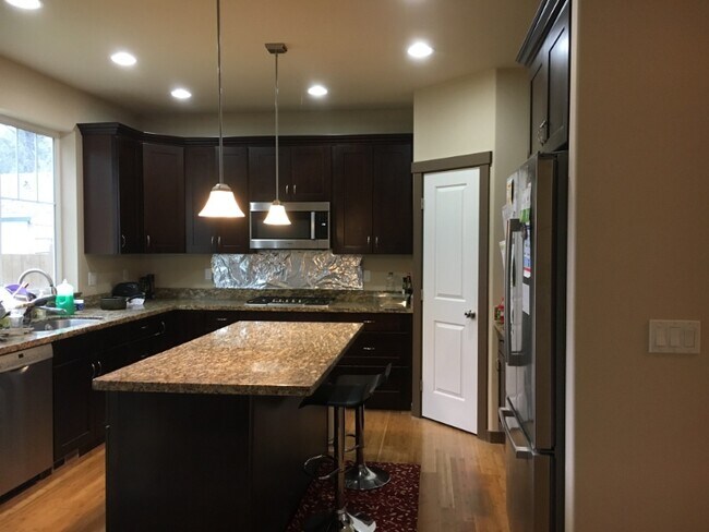 Foto del edificio - 2407 SW Roxbury St