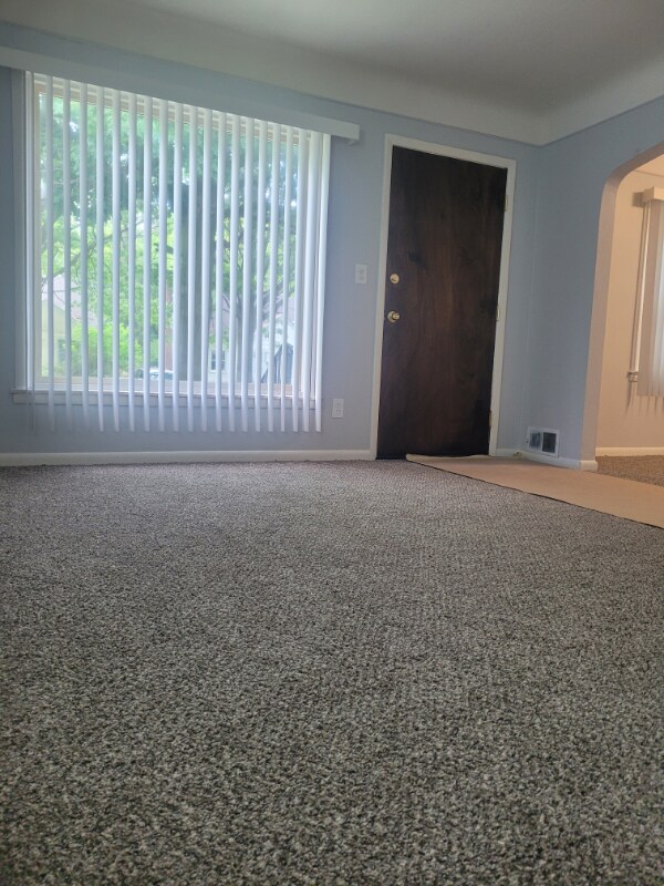 Foto principal - 18540 Fielding St