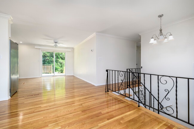 Building Photo - 10 Stanwick Pl