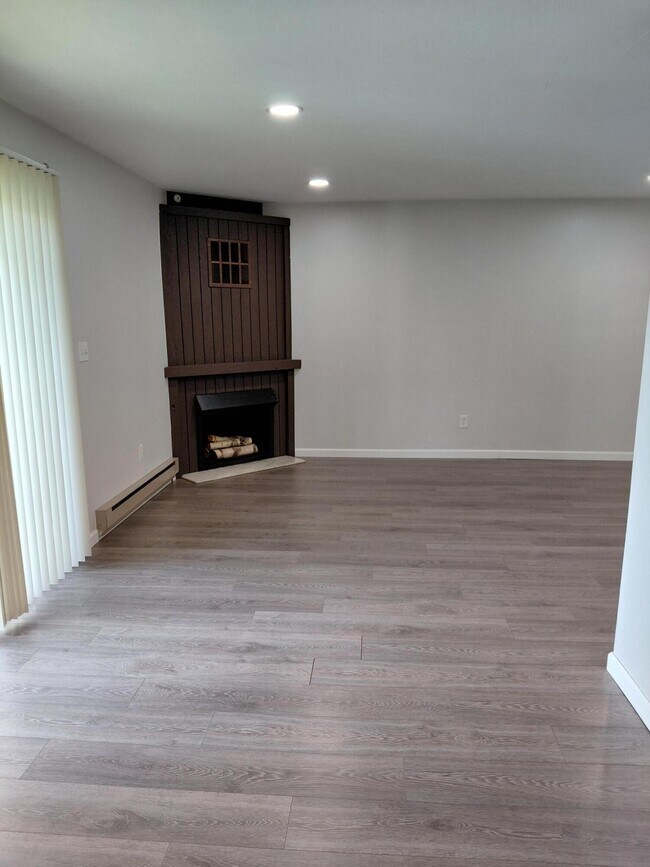 Foto del edificio - 7513 Woodview St