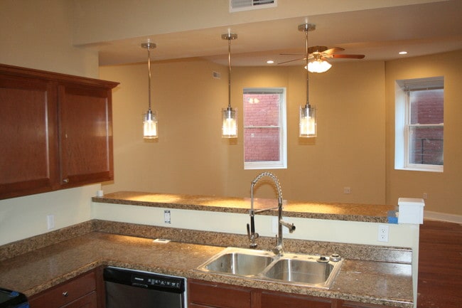 Photo - 844 Lincoln Ave Apartments