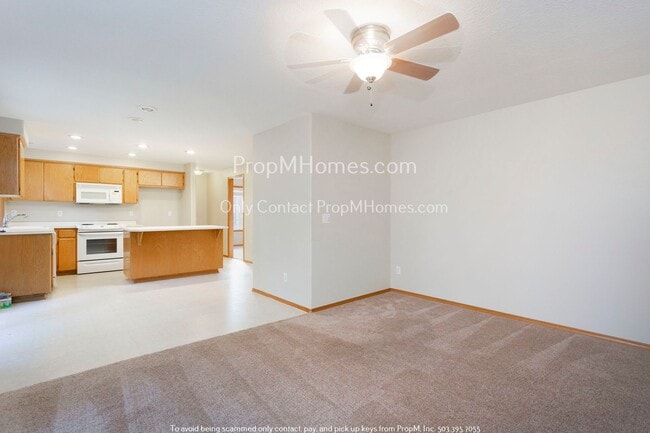 Building Photo - Wonderful Two-Story Home Nestled in a Tranquil Tualatin Neighborhood