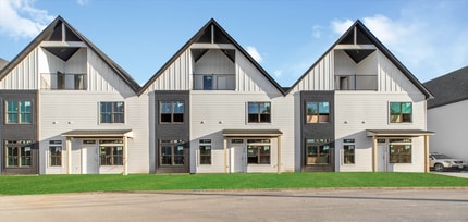 Building Photo - Brand New 6 Bed, 6.5 Bath, 3 Story Townhomes w/ Bonus Room & Balcony!