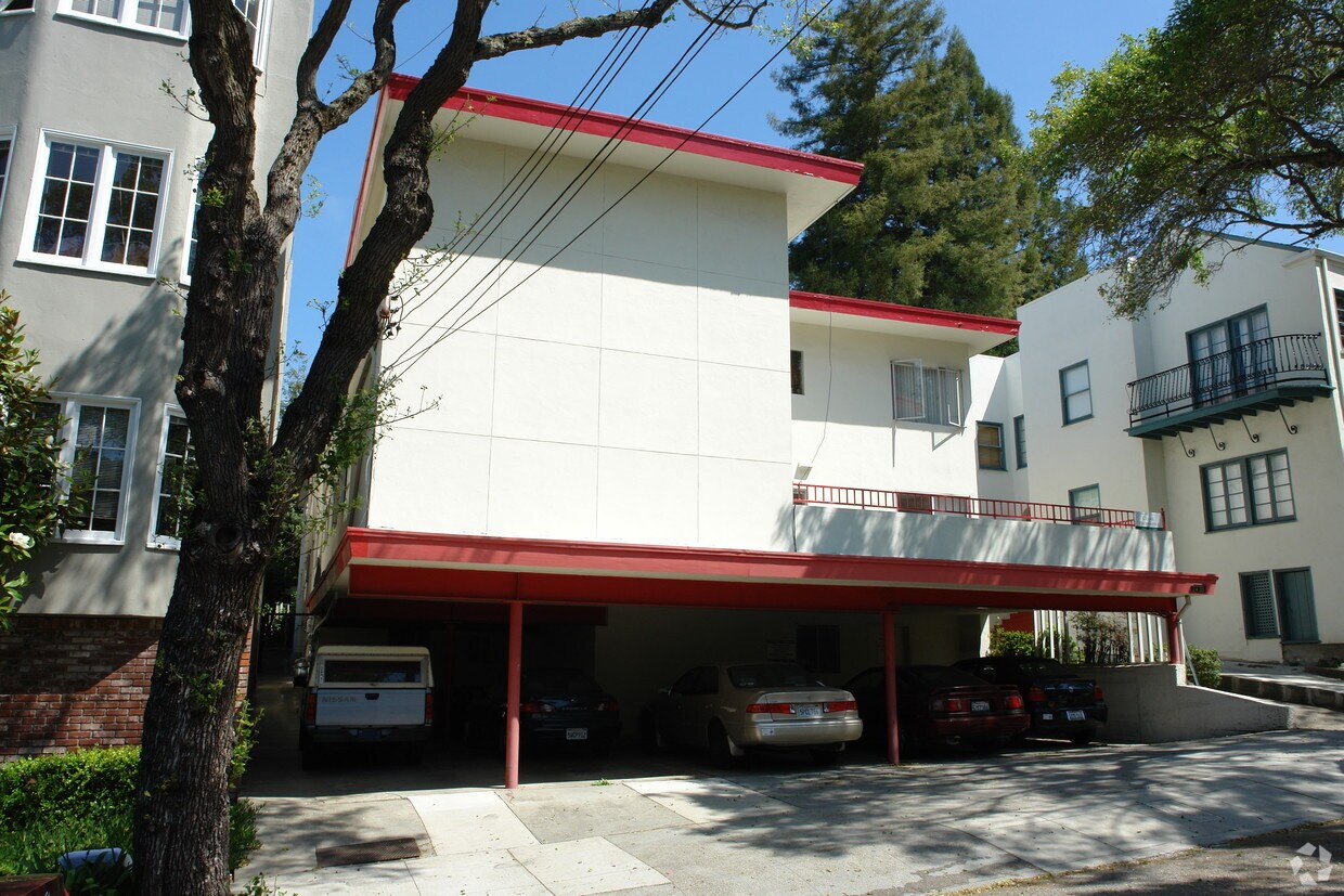 Foto del edificio - 2435 Hilgard Ave
