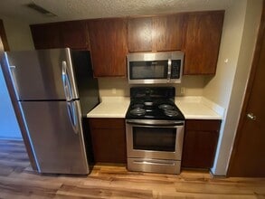 Building Photo - 776 N Storer Ave