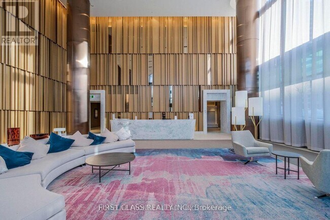 Building Photo - 575 Bloor St E