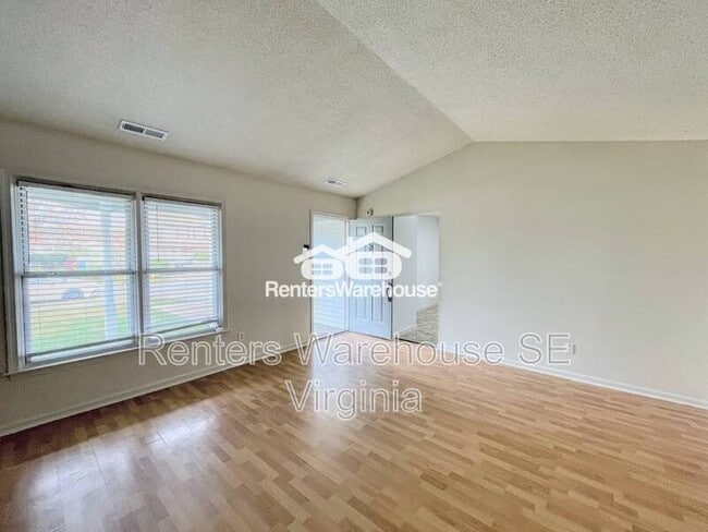 Foto del edificio - 1340 Woodbridge Trail