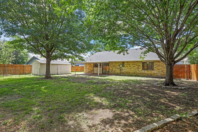 Foto del edificio - 3905 Windflower Ln