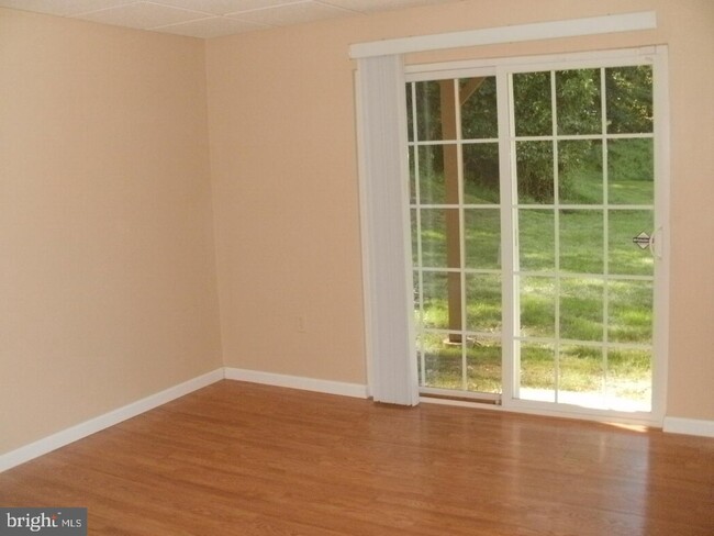 Building Photo - 475 Marion Rd