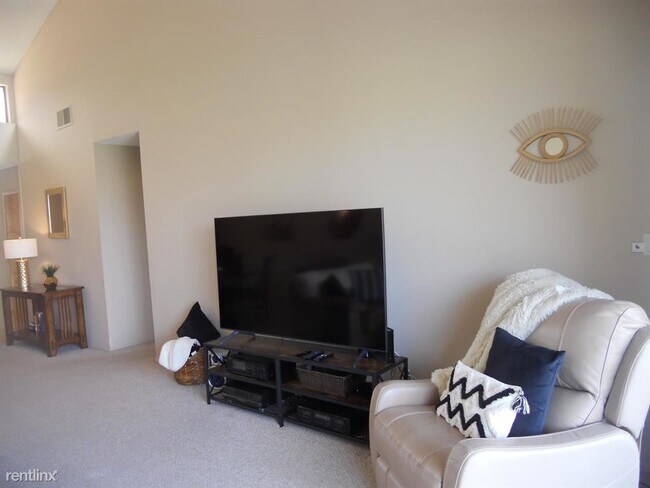 Building Photo - 2 br, 2 bath Condo - 290 San Vicente Cir