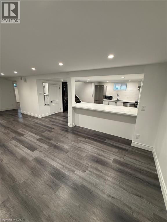 Building Photo - 79 Castlefield Dr