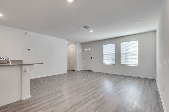 Building Photo - Welcome to a stunning recently built townh...