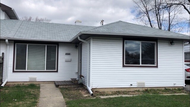 Foto principal - 4560 W 89th St