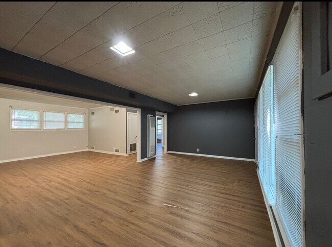 Foto del edificio - 1408 University Ave