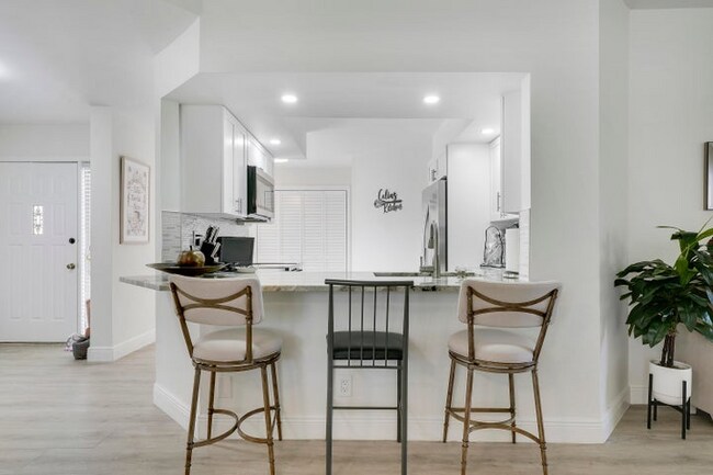 Building Photo - 7860 Seville Pl