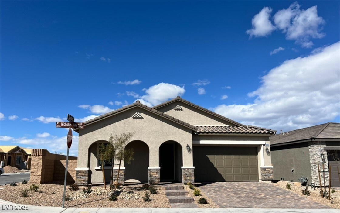 Foto principal - 10990 Nicholas Jay Ave