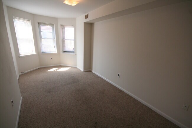 Building Photo - 745 S 22nd St