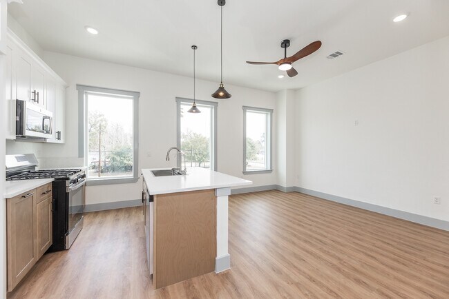 Foto del edificio - 704 S 1st St