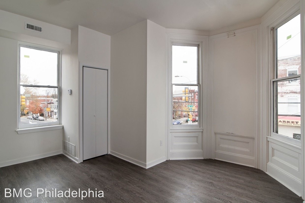 Primary Photo - 2843 W Girard Ave