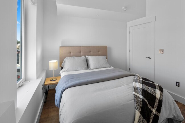 Dormitorio n.° 1: Las fotos son de un modelo. El tamaño real puede variar ligeramente. - 133 W Main St