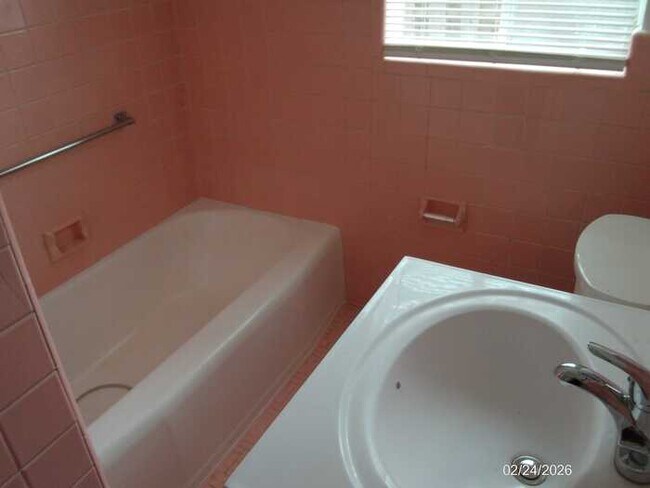 Building Photo - Duplex