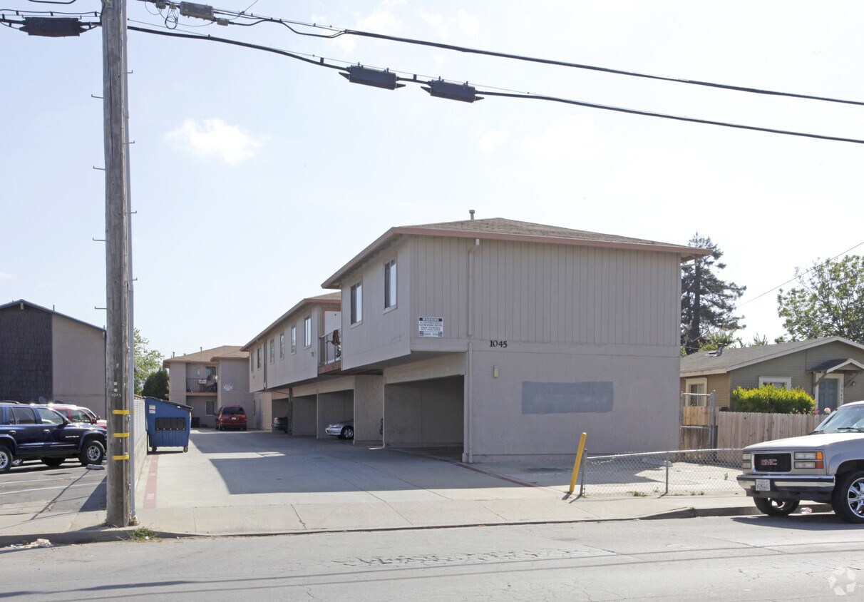 1045 E Laurel Dr, Salinas, CA 93905 Apartments in Salinas, CA