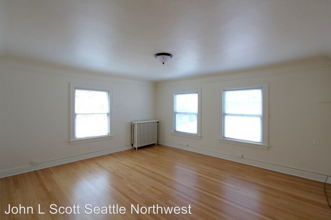 Building Photo - 4303 Phinney Ave N