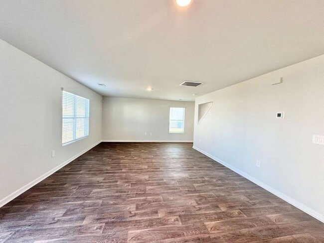 Building Photo - 502 Windsong Dr