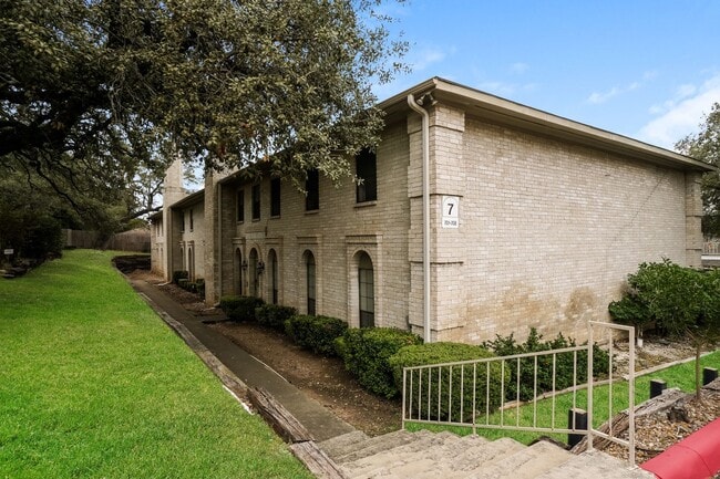 Building Photo - Fredericksburg_8415