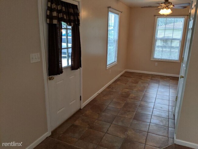 Building Photo - 3 br, 2 bath House - 504 Crestwood Dr