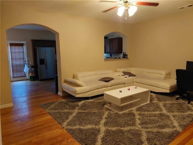 Foto del edificio - 13 Burns View Ct