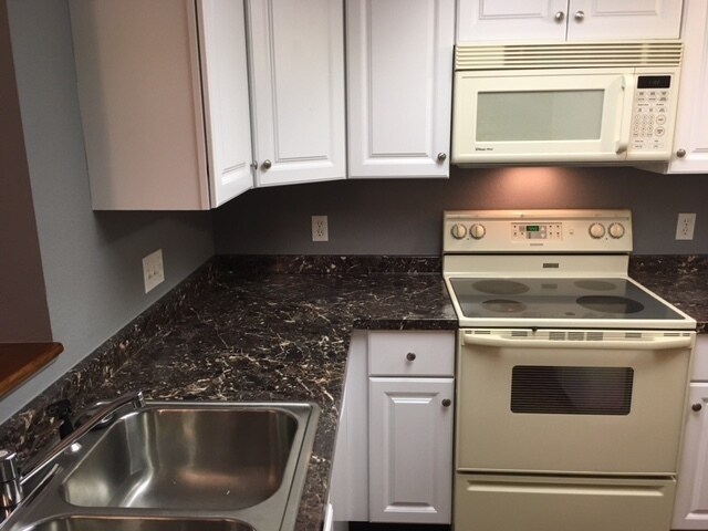 Building Photo - 4933 S. Carson St., Unit 104