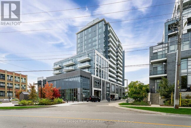 Building Photo - 93 Arthur St S