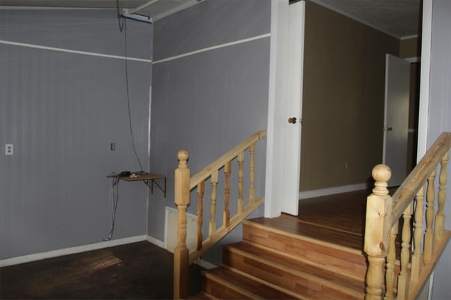 Building Photo - 2000 Coves Ct