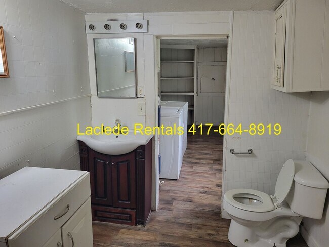 Foto del edificio - 2 BEDROOM 1 BATHROOM HOUSE FOR RENT