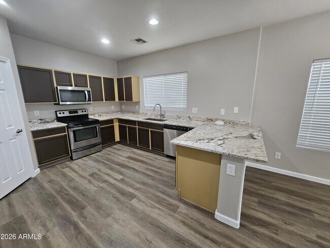 Foto del edificio - 25850 W Pleasant Ln