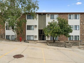 Building Photo - 812 Benton Dr