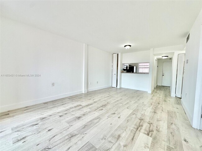 Foto del edificio - 19751 SW 114th Ave